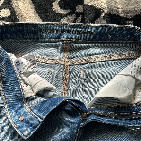 American Eagle Boyfriend Style Jeans - Picture 3 of 3